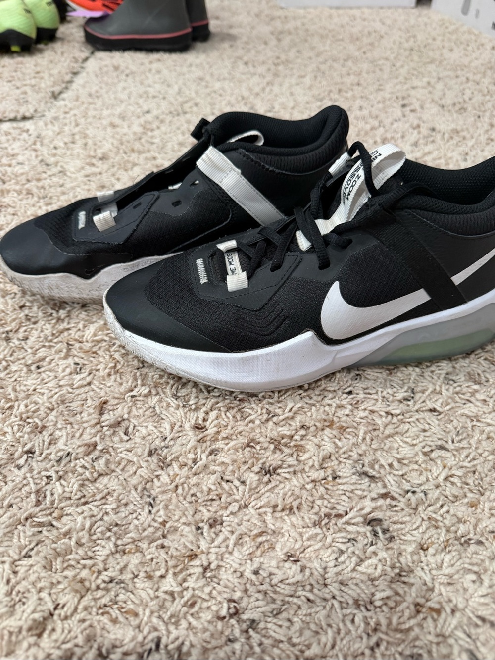 Nike Basketball Shoes boys size 6